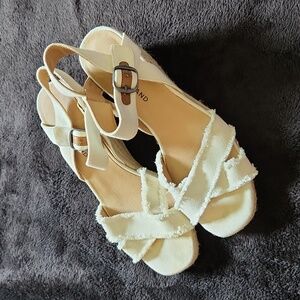 Lucky brand white wedges 8